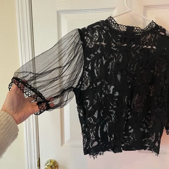Peach blouse coverlet zipper black lace puff half sleeves sexy fun like new - Picture 2 of 13